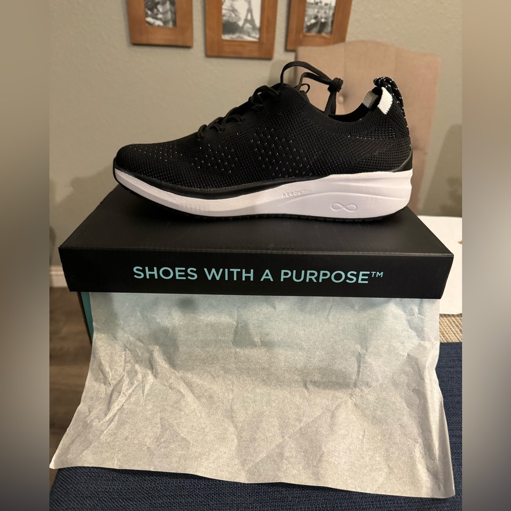 NWT Men’s Infinity by Cherokee Meveron Knit Tennis Shoe for work